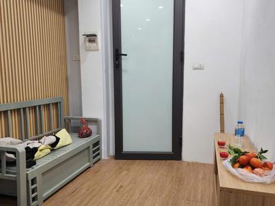 Chính chủ p 503 nhà 77 thịnh hào 1 đống đa bác nào con lên học đại học mua căn này thì quá đỉnh , 3
