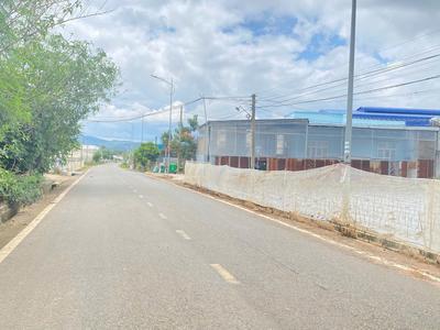 Đất 2 mặt tiền nhựa, gần trung tâm đức trọng, lâm đồng 1