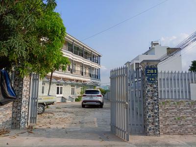 Bán lô đất diện tích lớn 3 mặt tiền đường Ngô Đến Nha Trang, tặng nhà biệt thự 3 tầng 0
