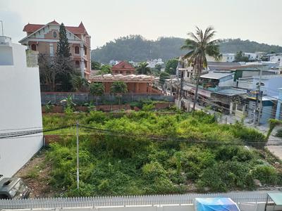 Bán lô đất diện tích lớn 3 mặt tiền đường Ngô Đến Nha Trang, tặng nhà biệt thự 3 tầng 4