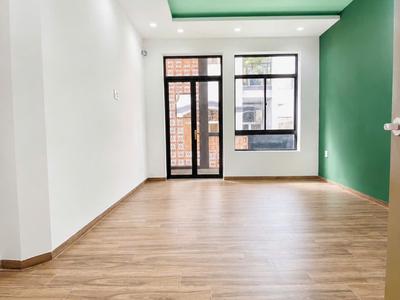 Trung tâm quận 10 - hẻm thông bà hạt - ngang 4m nở hậu - 5 tầng btct mới tinh - 39m 4