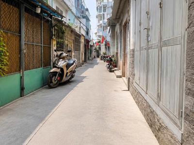 Sát vòng xoay lê đại hành - hxh - ngang 4.4m - 5 tầng btct đúc - 50m 1