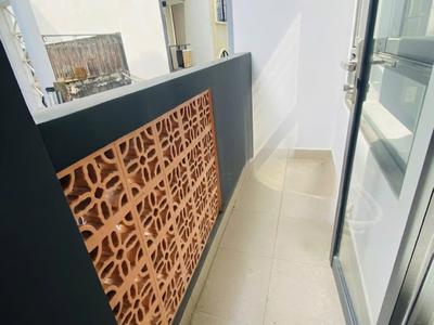 Trung tâm quận 10 - hẻm thông bà hạt - ngang 4m nở hậu - 5 tầng btct mới tinh - 39m 2