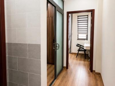 Sát vòng xoay lê đại hành - hxh - ngang 4.4m - 5 tầng btct đúc - 50m 3