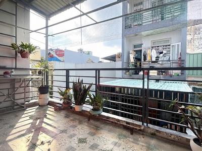Bán nhà  60m2 -  ngang 4m nở hậu 4.4m - 7pn - căn góc thoáng gần chợ phạm văn hai 4