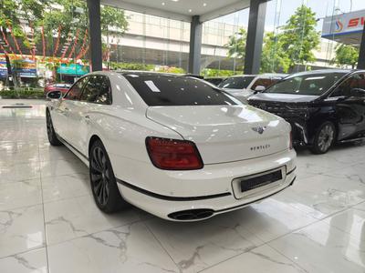 Bán xe Bentley Flying Spur 4.0V8 sản xuất năm 2021 Xe cá nhân sử dụng, mới đi có 9 nghìn Km, 2
