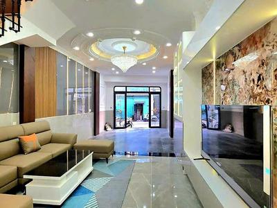 Nhà tân cổ điển, tặng nội thất cao cấp, xe hơi đậu trong nhà 1