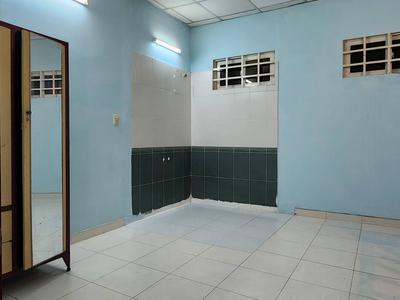 Cho thuê Nhà Linh Đông hẻm ô tô thông gần Chung Cư 4S 2pn1wc. DTSD 100m2 Giá 8tr TL 6