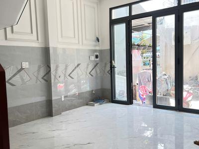 Nhà mới 3 tầng nở hậu 6.5m ngay chợ ba đình p10q8. giá: 5.38 tỷ 2