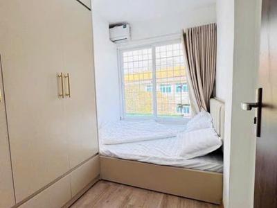 Tập thể ngân hàng chùa bộc . còn mới 70 . không nằm trong việc qh. giá 3.3 tỷ sở hữu tầng 3 . sổ 1
