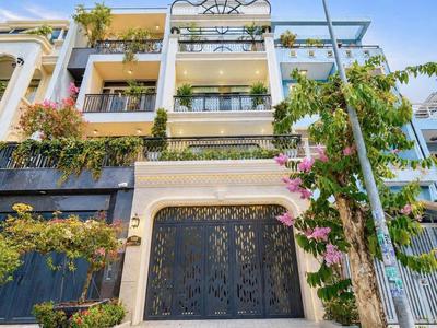 Nhà có tháng máy, trung tâm quận 7, 5x18m, nội thất nhập khẩu 0