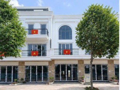 Nhà phố khu đô thị Ân Phú, măt tiền Hà Huy Tập, vị trí đẹp, KD tốt. 4
