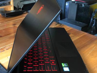 Laptop MSI GF63 Thin Core i5-9300H Ram 16GB SSD 256GB GTX 1650 Màn 15.6 Inch Full HD Máy Đẹp 2
