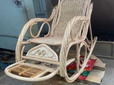 Ghế bập bênh mây tự nhiên kèm massage chân 2