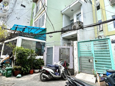Bán căn hộ dịch vụ mi ni- 5 tầng-100m2 chỉ 9.8t- đ.đoàn văn bơ- giao thương đ.tôn đản với đ.xóm 3