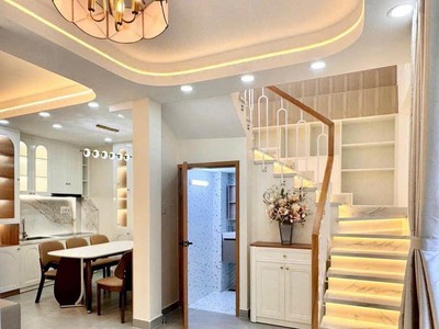 Nhà rộng 6m, cạnh phú mỹ hưng, 3 tầng, 6.5 tỷ, hàng xóm thân thiện 0