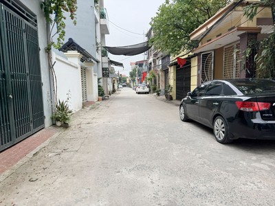 Cần bán 181m2 đất thổ cư mặt đường chính Đổng Xuyên. Đường 3 ô tô tránh, gần chợ 3