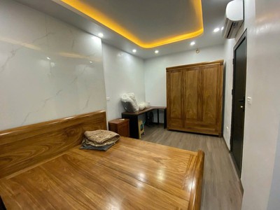 Bán nr mặt ngõ 37m2 x 5 tầng sổ đỏ cc ,đống đa gí 7,8 tỷ ngõ thông trung phụng 3