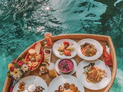 Khay nổi mây nhựa để hồ bơi 2