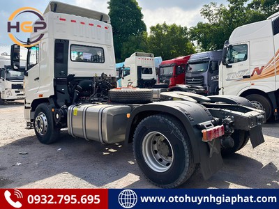 Xe đầu kéo Howo 1 cầu cabin V5-X máy 310HP 3