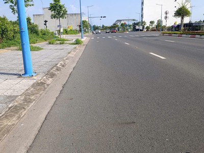 Chính chủ bán lô đất mặt tiền đẹp đường 3/2 - vị trí đắc địa tại : phường phước hưng - thành phố bà 3