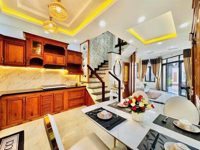 Tuyệt đối điện ảnh - siêu phẩm đẹp như tranh - 5 tầng mới cứng - ngay trường phan tây hồ gò vấp 2