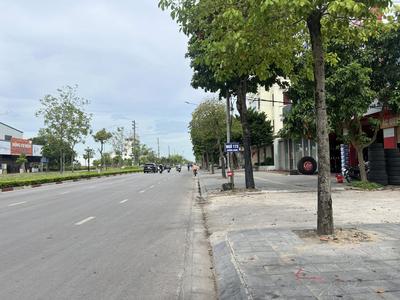 Bán lô đất 3 mặt tiền mặt đường Trường Chinh, TP Hải Dương, 789m2, lô góc, KD tốt, vị trí đẹp 0