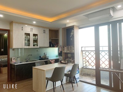 Cho thuê Căn Chung cư mini 1N,1K Full đồ cực VIP, Ngõ rộng View toàn mặt hồ Tây. Chỉ 12tr 13