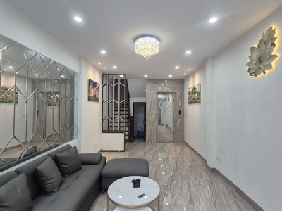 Bán nhà phố bạch mai, 40m2, 6 tầng thang máy, mặt tiền 4.6m, 14 tỉ, nhà đẹp ở luôn, ô tô đỗ cửa 0