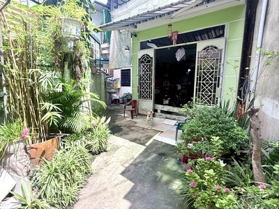 Bán nhà dt- 113m2- chỉ có 7.3t- ngang nở hậu 6.6m- đ.tôn thất thuyết- gần đ.số xe hơi đậu- lưu 2