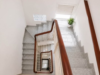 Đối diện đhct hxh thông sát mặt tiền nhà mới 4 tầng ngang 4.7m nở hậu giá nhỉnh 8 tỷ 4