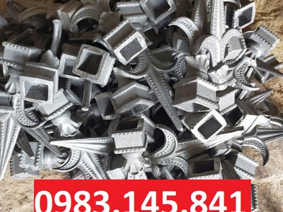 Mác gang trang trí cho cổng sắt mỹ thuật 3