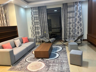 Cho thuê căn hộ R1 ROYAL CITY 150m 3PN Nội thất mới 100 0