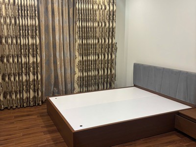 Cho thuê căn hộ R1 ROYAL CITY 150m 3PN Nội thất mới 100 4