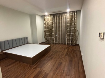 Cho thuê căn hộ R1 ROYAL CITY 150m 3PN Nội thất mới 100 7