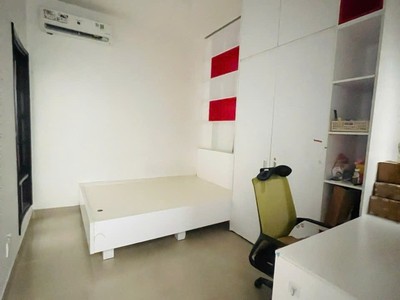 Bán nhà cách mạng tháng 8, dt 53m , hẻm xe hơi, 4 tầng btct, gần công viên lê thị riêng, giá 10,3 tỷ 3