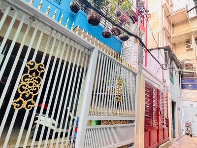 Chủ 1 đời xưa hiền lành cần bán nhà 2 tầng mặt tiền hẻm đ.lê lai, quận 1- dt 60m2- 4m 15m- chỉ 15t- 2