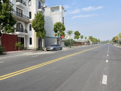 Giá Tốt Cực Sốc - Bán Nhanh 50m2 đất TĐC Cự Khối - MT 5,2m, Đường 13m, Sát Chợ   Công Viên 1