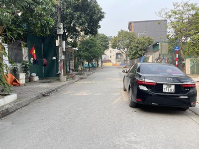 Giá Tốt Cực Sốc - Bán Nhanh 50m2 đất TĐC Cự Khối - MT 5,2m, Đường 13m, Sát Chợ   Công Viên 6