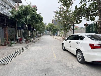 Giá Tốt Cực Sốc - Bán Nhanh 50m2 đất TĐC Cự Khối - MT 5,2m, Đường 13m, Sát Chợ   Công Viên 4