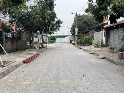Giá Tốt Cực Sốc - Bán Nhanh 50m2 đất TĐC Cự Khối - MT 5,2m, Đường 13m, Sát Chợ   Công Viên 8