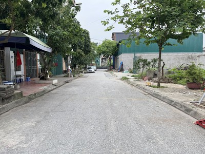 Giá Tốt Cực Sốc - Bán Nhanh 50m2 đất TĐC Cự Khối - MT 5,2m, Đường 13m, Sát Chợ   Công Viên 9