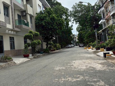 Chủ cần bán gấp đất nền hẻm xe tải 8m đối diện bệnh viện quận bình tân 54m2 ngang 4,8 x 11.21m 0