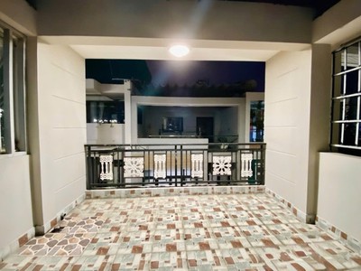 Kề cư xá lữ gia lạc long quân - hxh 5m ô tô vào nhà - ngang 4.2m - 5 tầng btct - 50m 3