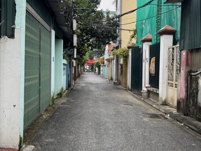 Bán đất tặng nhà kẻ tạnh - giang biên- ô tô đỗ cổng- 58m hơn 4 tỷ 1