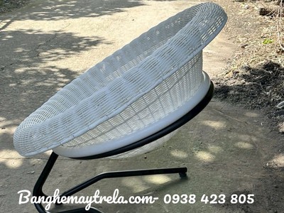 Ghế mây nhựa tròn ban công 1
