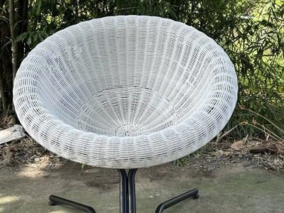 Ghế mây nhựa tròn ban công 2