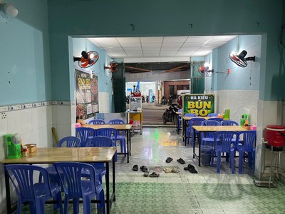 Quận 12 chốt nhanh, sang rẻ lắm luôn giá chỉ : 15 tr , quán bún bò mt đường lớn sầm uất sân rộng 3