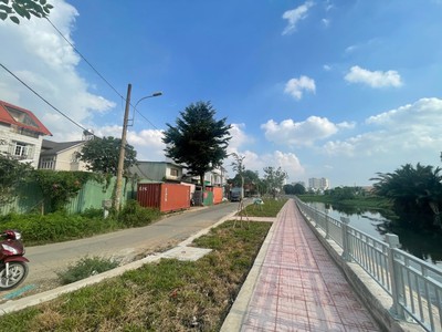 Đất đẹp cho khách xây biệt thự ngay ngã tư ga giáp gò vấp, 16.5x20m, đường 8m thông, nhỉnh 60tr/m2 2