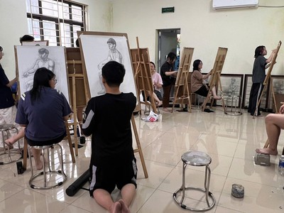 Lớp học vẽ ở Kiều mai Từ liêm 0